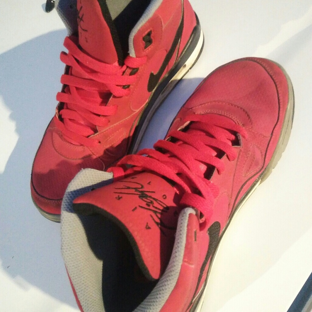 Red nike air flights
